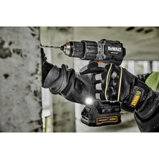 Dewalt (DCK200ME2GT-QW) McLaren/DeWalt Edición Limitada - Kit doble sin escobillas XR de 18 V con 2 baterías GFN PowerStack de 1,7 Ah