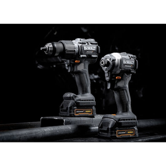 Dewalt (DCK200ME2GT-QW) McLaren/DeWalt Edición Limitada - Kit doble sin escobillas XR de 18 V con 2 baterías GFN PowerStack de 1,7 Ah