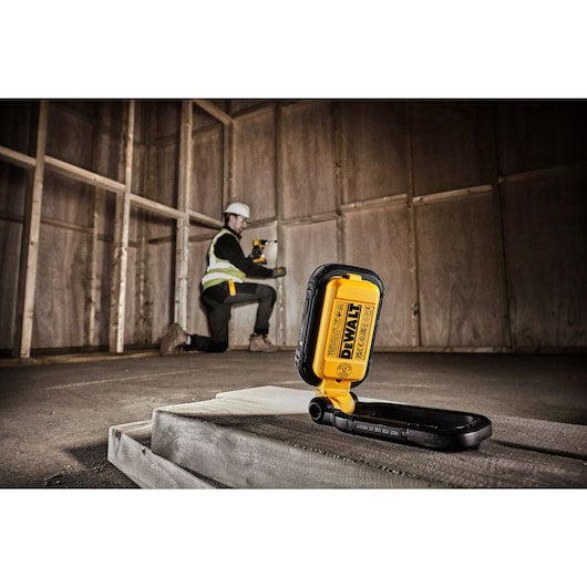 Luminária de mesa LED recarregável USB-C Dewalt (DCL182-XJ)