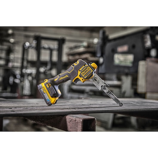 Lixadeira de fita sem escova Dewalt (DCM200E2T-QW) 18V XR® - 2 x POWERSTACK 1,7Ah