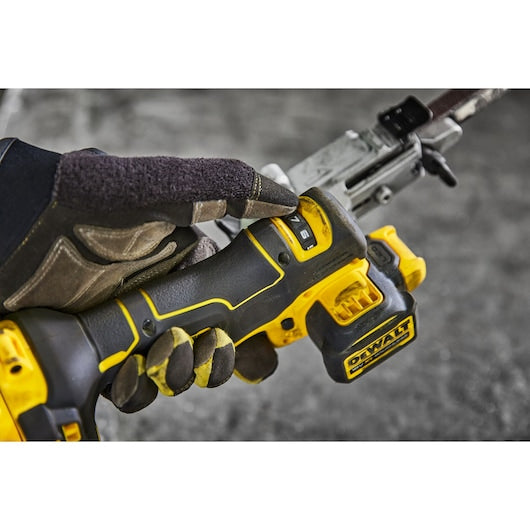 Lima de cinta sem escova Dewalt (DCM200N-XJ) 18V XR® - Somente a ferramenta