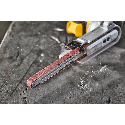 Lima de cinta sem escova Dewalt (DCM200N-XJ) 18V XR® - Somente a ferramenta