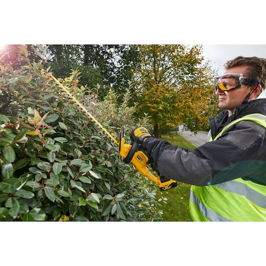 Cortador de sebes Dewalt (DCM563PB-XJ) 18V XR® de 55 cm (espaçamento da lâmina de 19 mm) - Somente a ferramenta
