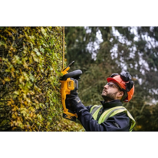 Cortador de sebes Dewalt (DCMHT563N-XJ) 18V XR® de 55 cm (espaçamento da lâmina de 25 mm) - Somente a ferramenta
