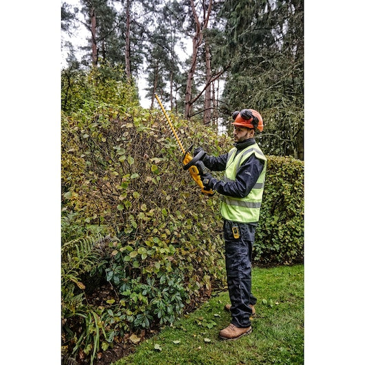 Cortador de sebes Dewalt (DCMHT563N-XJ) 18V XR® de 55 cm (espaçamento da lâmina de 25 mm) - Somente a ferramenta