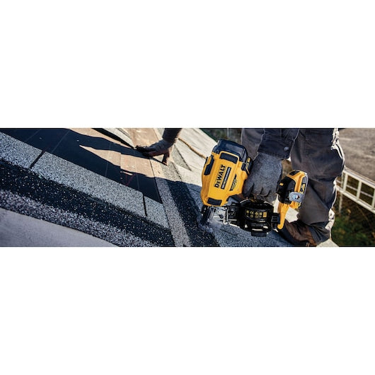 Dewalt (DCN45RND2-QW) 18V XR® Cordless Roofing Nailer - 2 x 2Ah