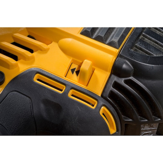 Pregador pneumático Dewalt (DCN693N-XJ) 18V XR sem escovas para conectores metálicos - Unidade sem bateria