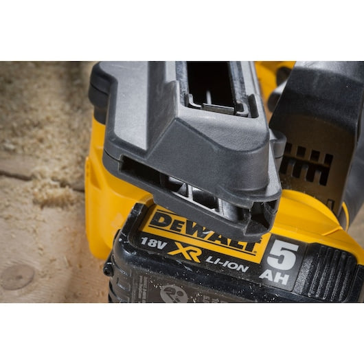 Pregador pneumático Dewalt (DCN693N-XJ) 18V XR sem escovas para conectores metálicos - Unidade sem bateria