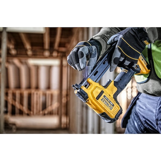Grampeador para eletricista Dewalt (DCN701D2-QW) 18V XR - 2 x 2Ah
