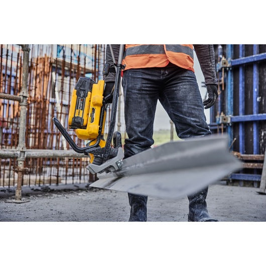 Dewalt (DCPS330N-XJ) POWERSHIFT Vibrating Screed