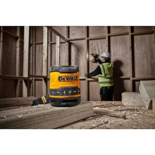 Dewalt (DCR009-XJ) Rechargeable USB-C Compact Bluetooth® Speaker