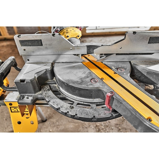 Serra de esquadria Dewalt (DCS781X2-QW) 54V XR FLEXVOLT® 305mm - 2 x 9Ah