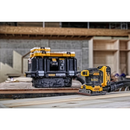 Lixadeira de 1/4 de folha Dewalt (DCW200N-XJ) 18V XR® sem escova - Somente a ferramenta