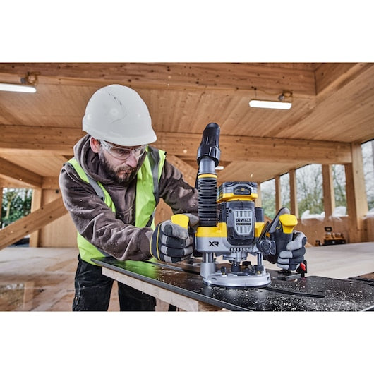 Tupia de imersão Dewalt (DCW620H2-QW) 18V XR® sem escovas de 70 mm (1/2") - 2 baterias POWERSTACK de 5 Ah