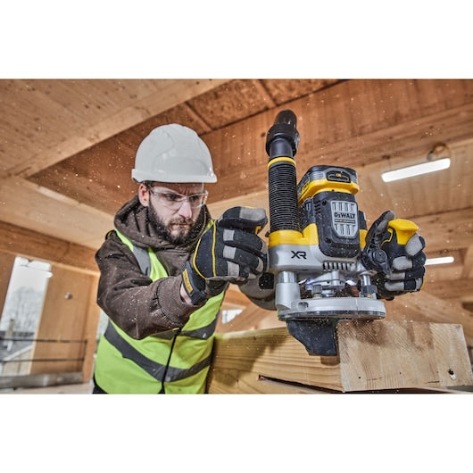 Tupia de imersão Dewalt (DCW620H2-QW) 18V XR® sem escovas de 70 mm (1/2") - 2 baterias POWERSTACK de 5 Ah