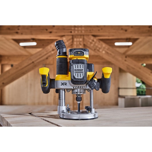 Tupia de imersão Dewalt (DCW620H2-QW) 18V XR® sem escovas de 70 mm (1/2") - 2 baterias POWERSTACK de 5 Ah