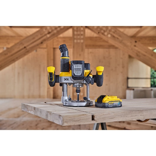 Tupia de imersão Dewalt (DCW620H2-QW) 18V XR® sem escovas de 70 mm (1/2") - 2 baterias POWERSTACK de 5 Ah