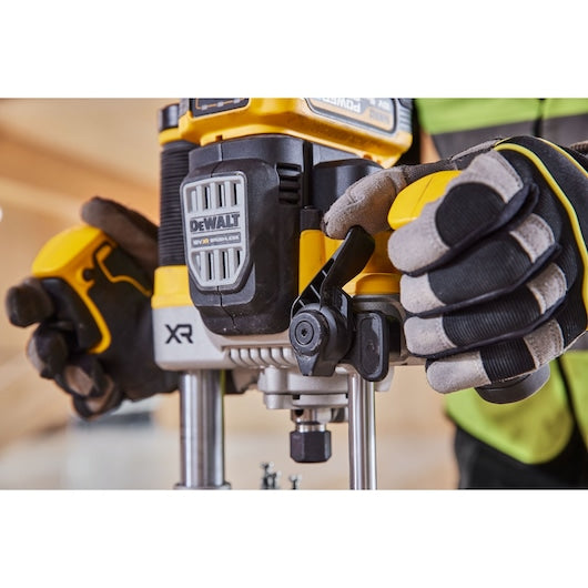 Tupia de imersão Dewalt (DCW620H2-QW) 18V XR® sem escovas de 70 mm (1/2") - 2 baterias POWERSTACK de 5 Ah