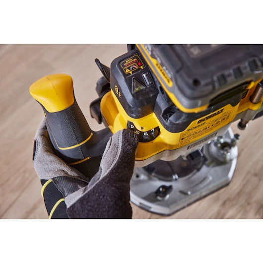 Tupia de imersão Dewalt (DCW620H2-QW) 18V XR® sem escovas de 70 mm (1/2") - 2 baterias POWERSTACK de 5 Ah