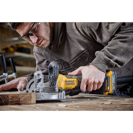 Fresadora de encaixe sem fio Dewalt (DCW682N-XJ) 18V XR® - Somente a ferramenta