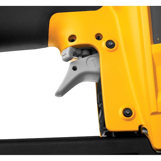 Pregador pneumático de acabamento Dewalt (DPN1664-XJ) calibre 16