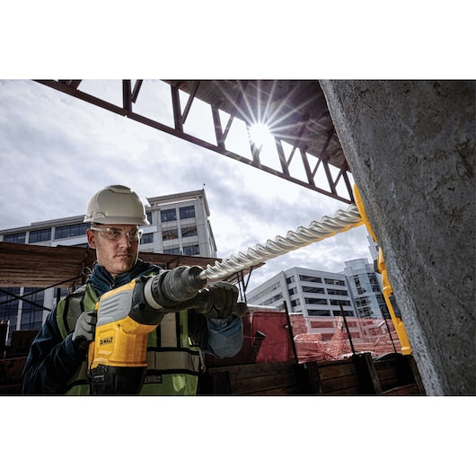 Dewalt (DT60815-QZ) ELITE SERIES 19mm x 670mm SDS-max® 4-Cutter Drill Bit