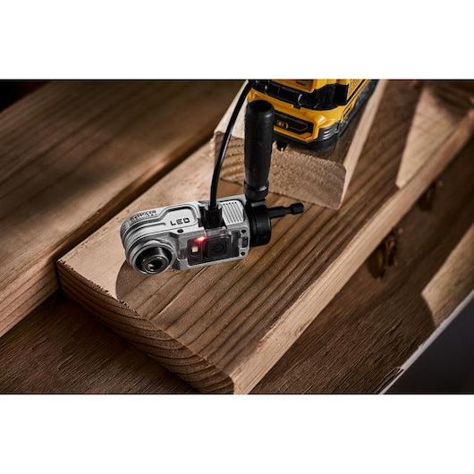 Adaptador de ângulo reto iluminado por LED Dewalt (DTLRA-QZ) EXTREME® FLEXTORQ® de 1/4"