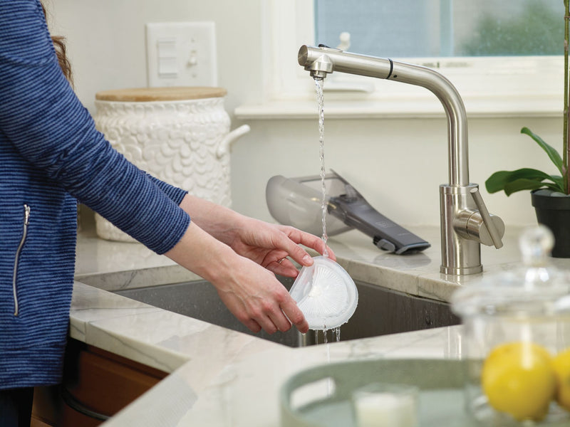 Aspirador portátil Black&amp;Decker (DVA315J-QW) GEN 9.5 com acessórios. Alimentação de 10,8 V e bateria de lítio de 1,5 Ah.