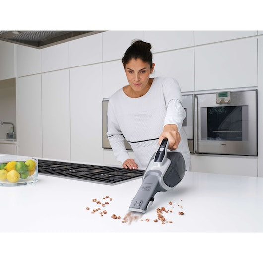 Aspirador de pó portátil Black&Decker (DVJ215J-QW) de 10,8 Wh com bateria de íon de lítio e ação ciclônica.