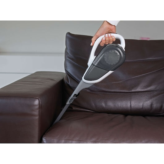 Aspirador de pó portátil Black&Decker (DVJ215J-QW) de 10,8 Wh com bateria de íon de lítio e ação ciclônica.