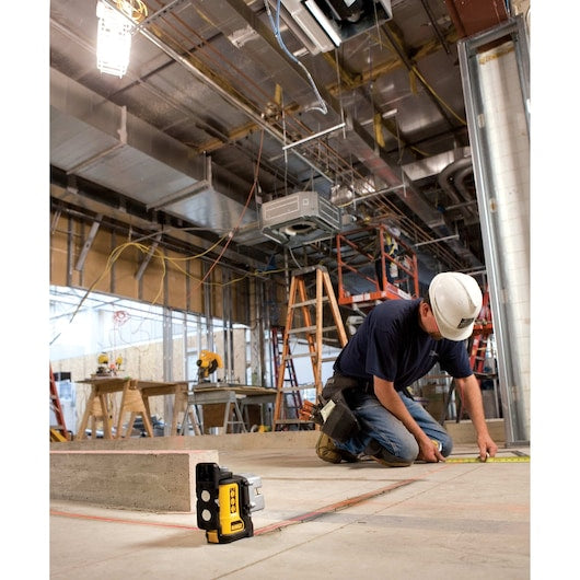 Nivelador a laser multilinhas Dewalt (DW089K-XJ)