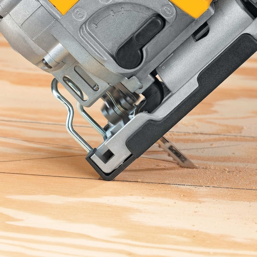 Serra tico-tico Dewalt (DW331K-QS) 701W com cabo superior