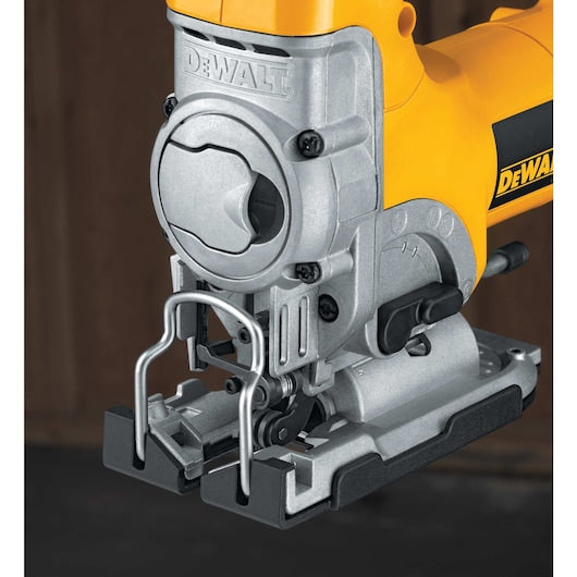 Serra tico-tico Dewalt (DW331K-QS) 701W com cabo superior