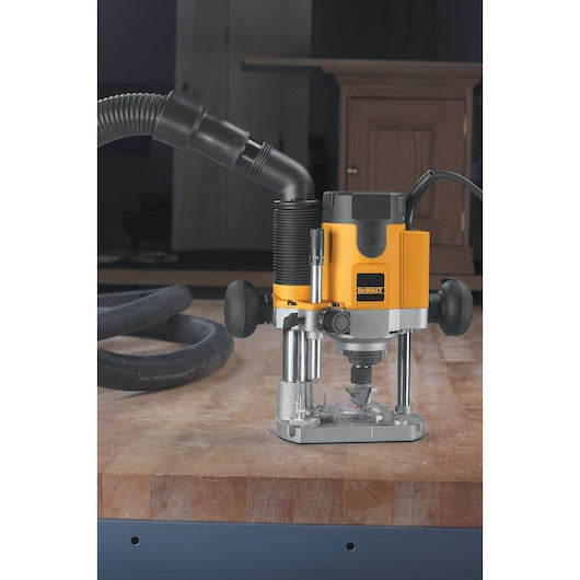Tupia de imersão Dewalt (DW621-QS) 1100W 8mm 1/4"