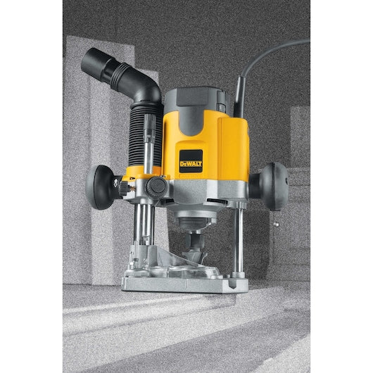 Tupia de imersão Dewalt (DW621-QS) 1100W 8mm 1/4"