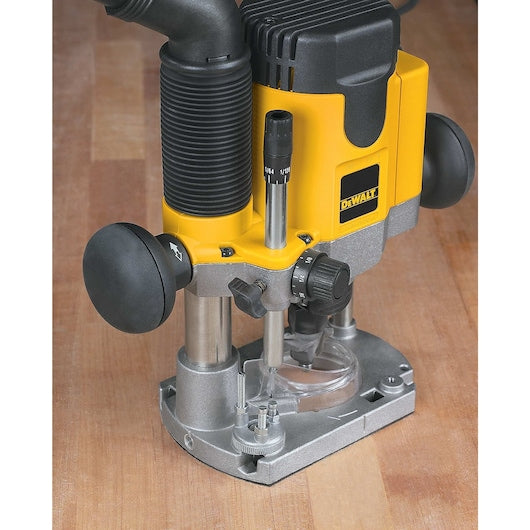 Tupia de imersão Dewalt (DW621-QS) 1100W 8mm 1/4"