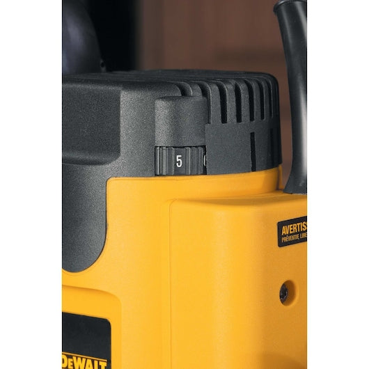 Tupia de imersão Dewalt (DW621-QS) 1100W 8mm 1/4"
