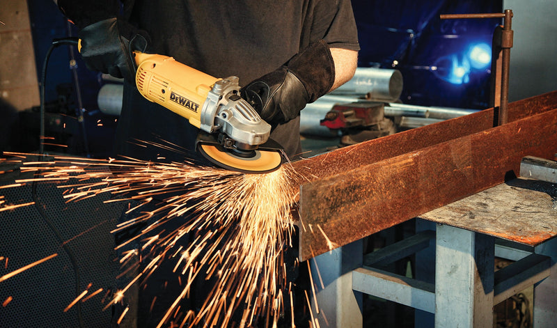 Amoladora angular Dewalt (DWE496-QS) de 2600 W y 230 mm