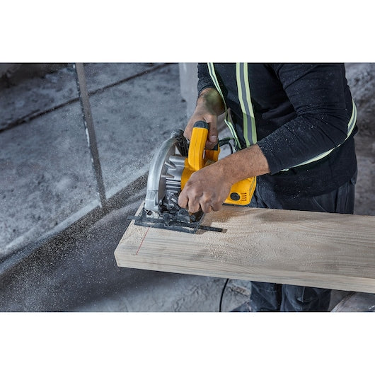 Serra circular Dewalt (DWE5615-QS) de 1500 W e 190 mm