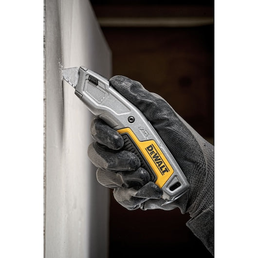 Faca de demonstração Dewalt (DWHT10054-0) com lâmina retrátil e corpo fixo