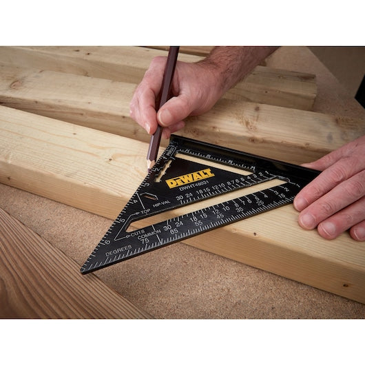 Esquadro de velocidade métrico Dewalt (DWHT46031-0) de 180 mm