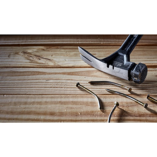 Martelo de garra fresada Dewalt (DWHT51005-0) de 624 g