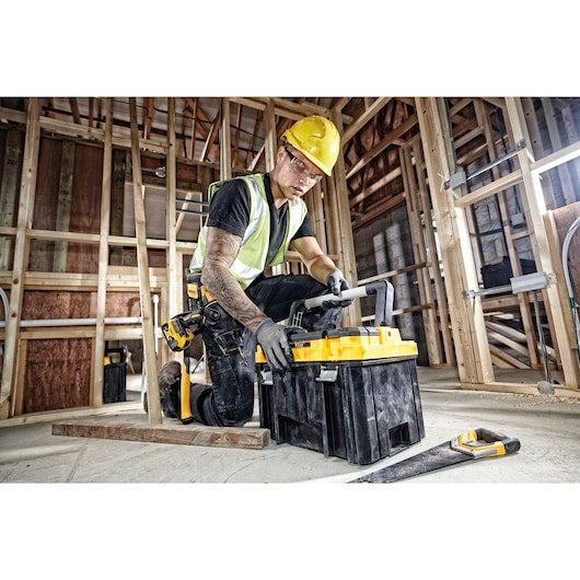 Dewalt (DWST1-75774) TSTAK® Profundo com Tampo Organizador
