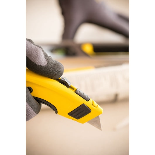 Estilete retrátil Stanley (7-10-778) FATMAX® com 5 lâminas de carboneto