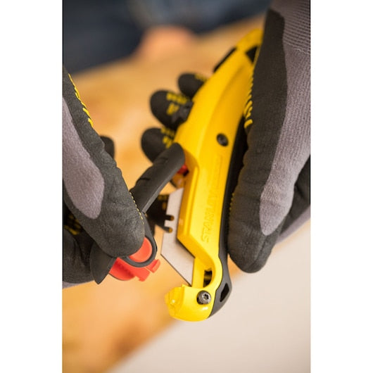 Estilete retrátil Stanley (7-10-778) FATMAX® com 5 lâminas de carboneto