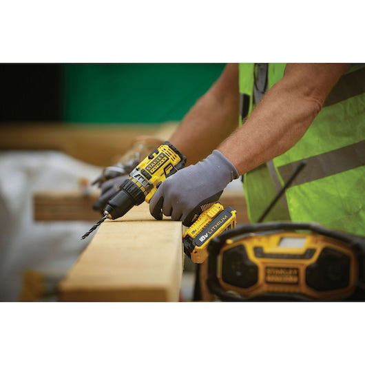 Furadeira/Parafusadeira Compacta Stanley (FMC600D2-QW) FATMAX® 18V 2.0Ah