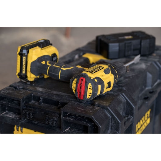 Furadeira/Parafusadeira Premium Stanley (FMC607D2-QW) FATMAX® V20 18V 2.0Ah sem Escova