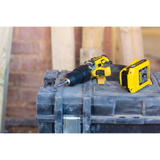 Furadeira/Parafusadeira de Impacto Stanley (FMC625M2S-QW) FATMAX® 18V Li-Ion com 2 baterias de 4,0Ah em Bolsa Macia