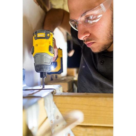 Parafusadeira de impacto sem fio Stanley (FMC647D2-QW) FATMAX® V20 18V Premium sem escovas