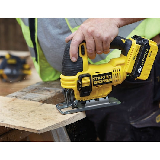Serra tico-tico Stanley (FMC650M2-QW) FATMAX® V20 18V 4.0Ah